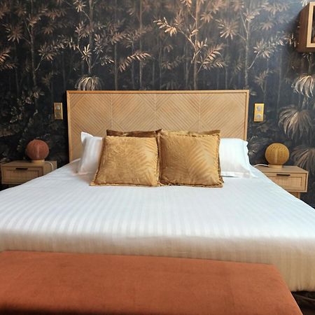 אמבואה Logis Hotel La Breche - Restaurant Berthelot מראה חיצוני תמונה