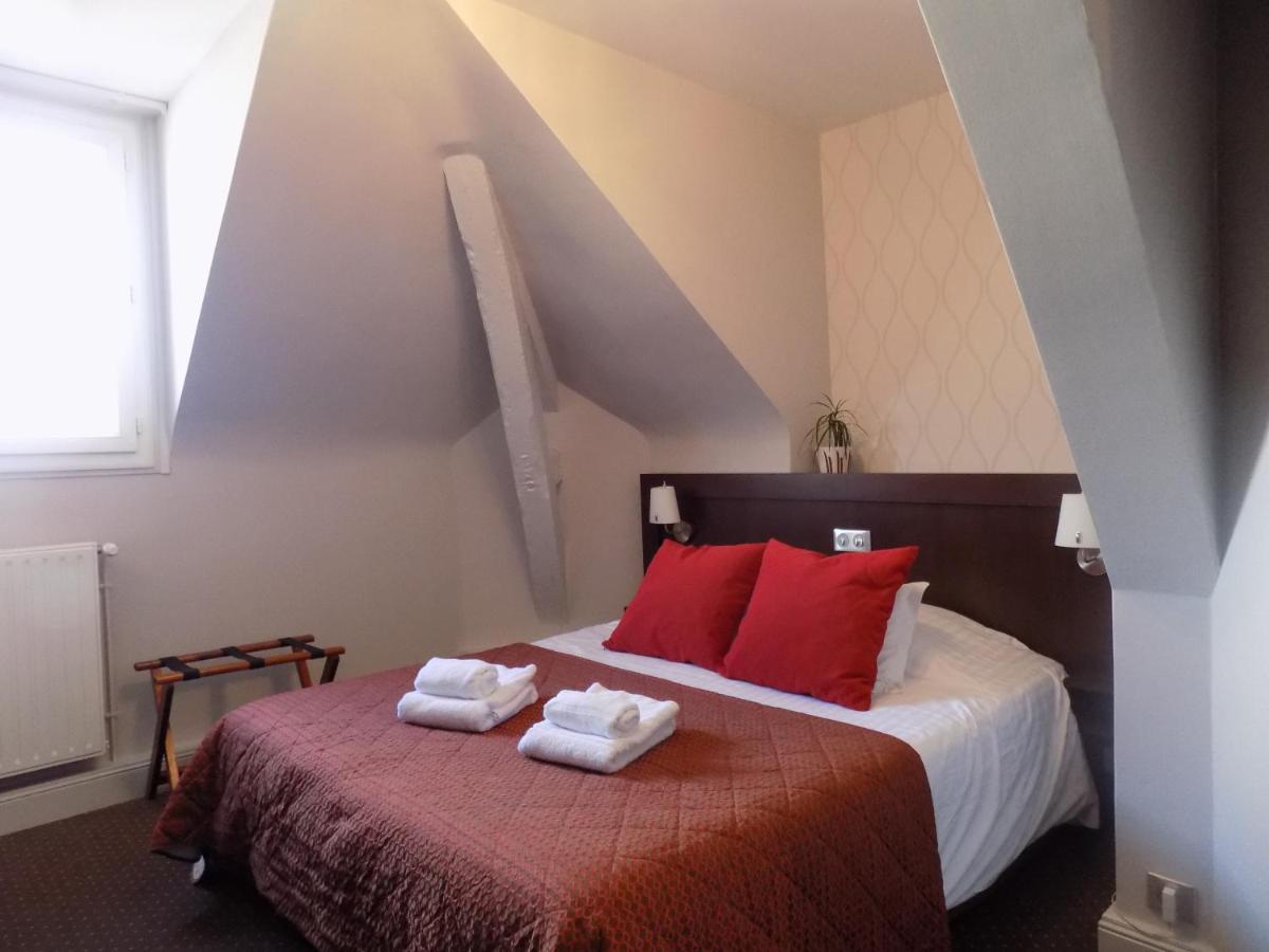 אמבואה Logis Hotel La Breche - Restaurant Berthelot מראה חיצוני תמונה