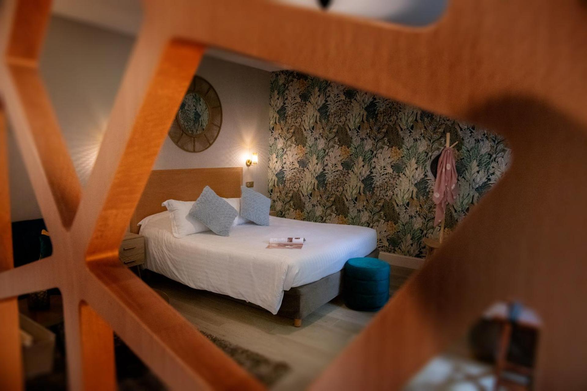 אמבואה Logis Hotel La Breche - Restaurant Berthelot מראה חיצוני תמונה