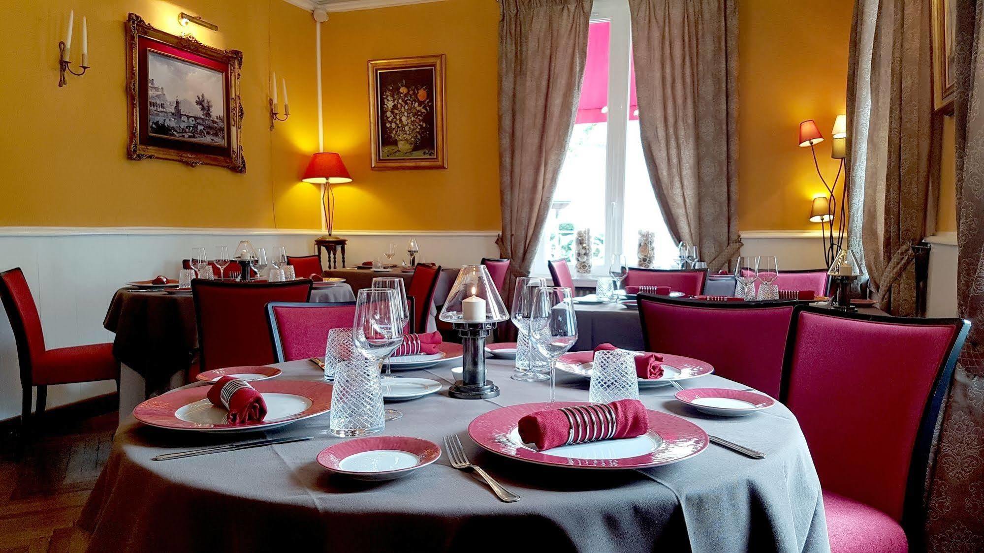 אמבואה Logis Hotel La Breche - Restaurant Berthelot מראה חיצוני תמונה