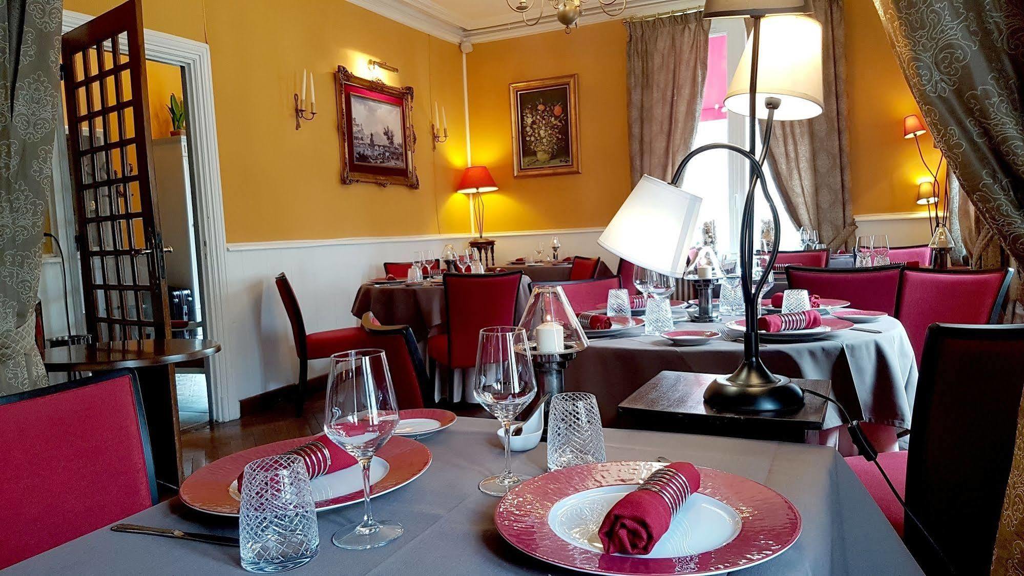אמבואה Logis Hotel La Breche - Restaurant Berthelot מראה חיצוני תמונה