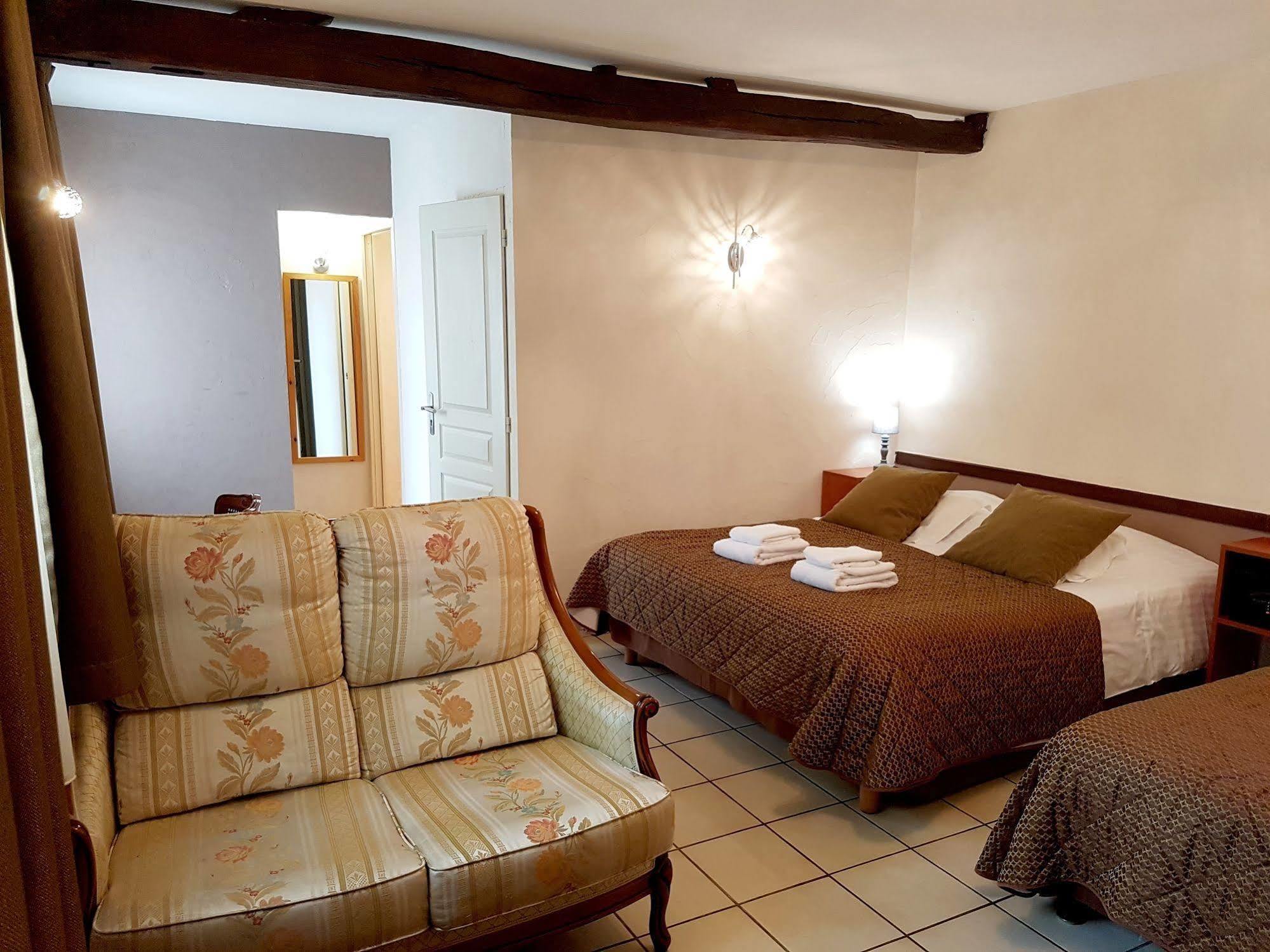 אמבואה Logis Hotel La Breche - Restaurant Berthelot מראה חיצוני תמונה